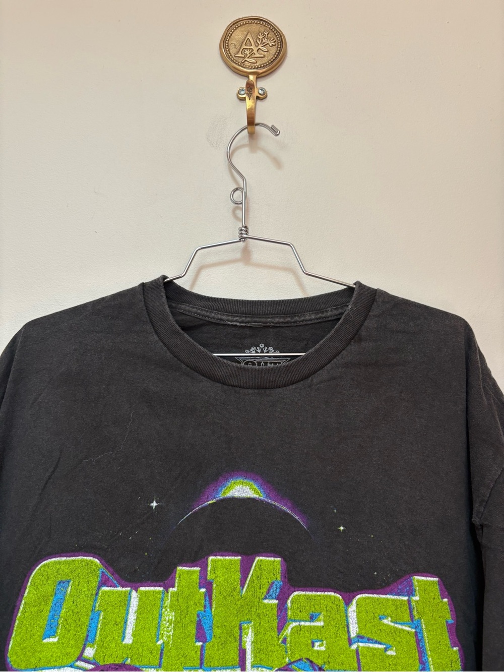 NWOT Urban Outfitters Outkast Tracklist Graphic Tee Size Large - Picture 8 of 12